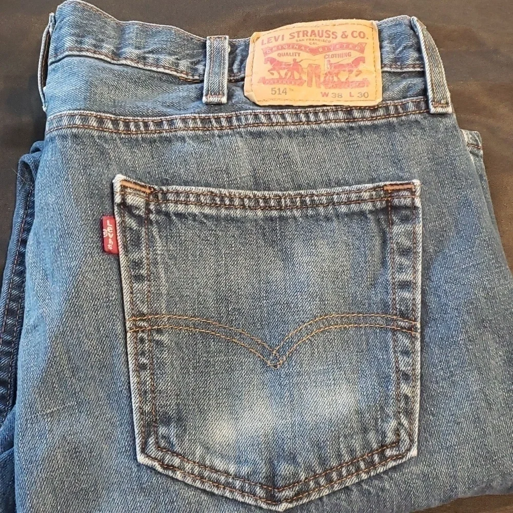 Levi's Men's 514 straight fit jeans size 38 x 30